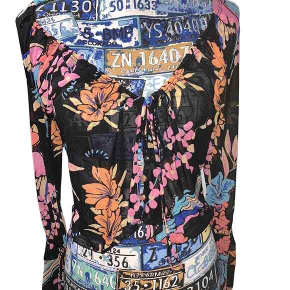 Free People Of Paradise Floral Bell Sleeve Blouse sz XS NWT - Picture 8 of 8
